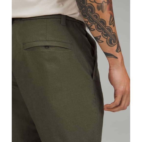 Lululemon Commission Classic Fit Short 7" in Oxford Carob Brown / White Sz 32 - Picture 12 of 14